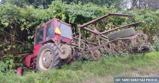 Wjechali ciągnikiem do rowu, obydwoje twierdzili, że nim kierowali