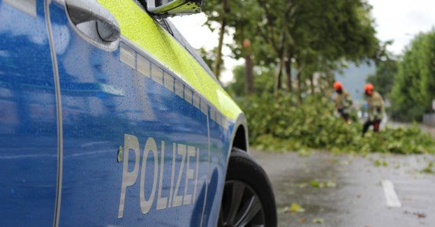 Kilkadziesiąt interwencji strażaków w związku z intensywnymi opadami i wiatrem