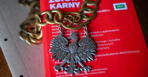 Warszawa: podejrzany o próbę podpalenia budynku przy ul. Wiejskiej aresztowany na trzy miesiące