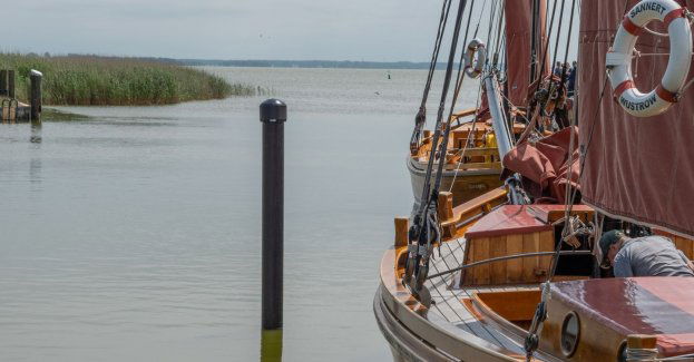 Rusza sezon żeglugi na mazurskich jeziorach; służby ostrzegają przed niskim stanem wód