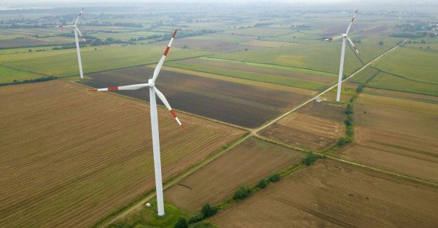 Spaliła się turbina na farmie wiatrowej między Kołobrzegiem a Koszalinem (aktl.)