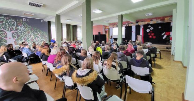 Młodzież i Policja rozmawiają o przemocy w Grudziądzu
