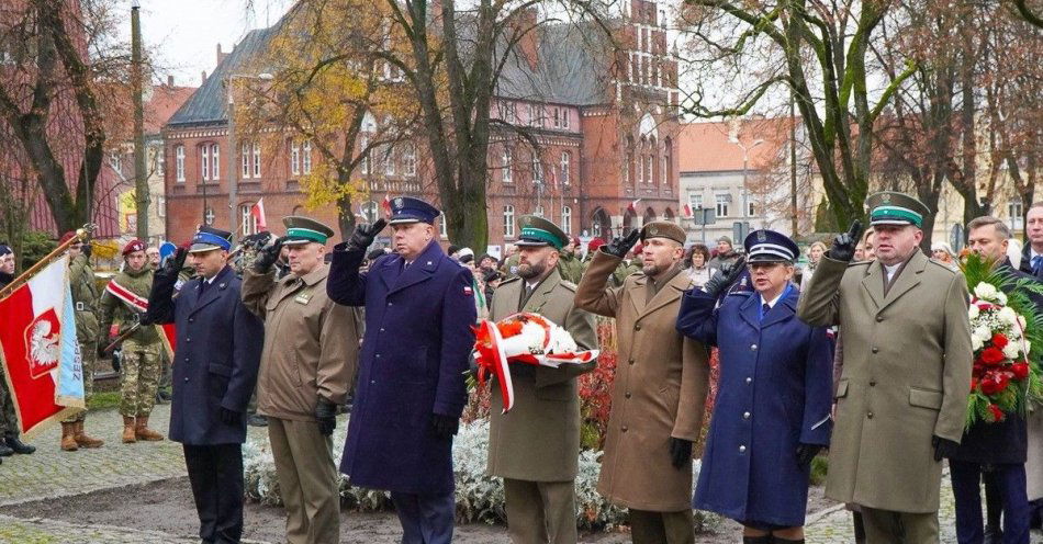zdjęcie: Kętrzyn świętuje Niepodległość. Policja zadbała o bezpieczeństwo / fot. KPP w Kętrzynie