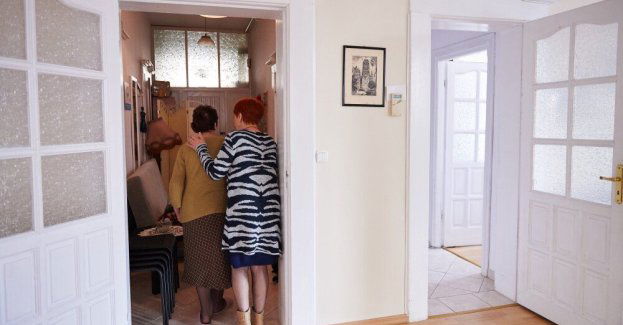 Nowa infolinia dla pacjentów z chorobami otępiennymi i ich bliskich pod numerem 800 201 801