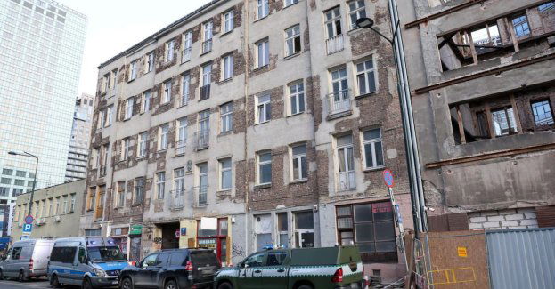 12 osób podejrzanych w śledztwie ws. ciał znalezionych w kamienicy na Woli