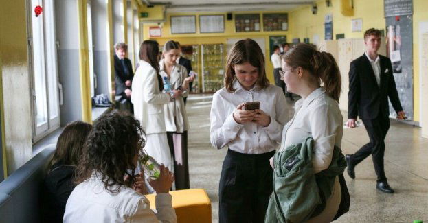 W piątek na maturze egzaminy z chemii i z języków mniejszości narodowych