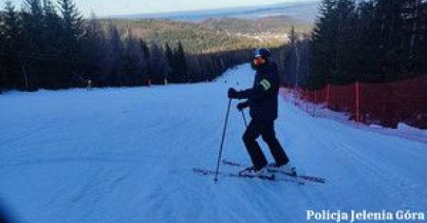 Ruszyły policyjne patrole narciarskie w regionie jeleniogórskim