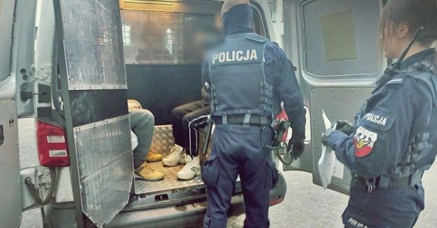 Troje sprawców kradzieży sklepowych w rękach policjantów pierwszego komisariatu, w tym dwie 13-latki