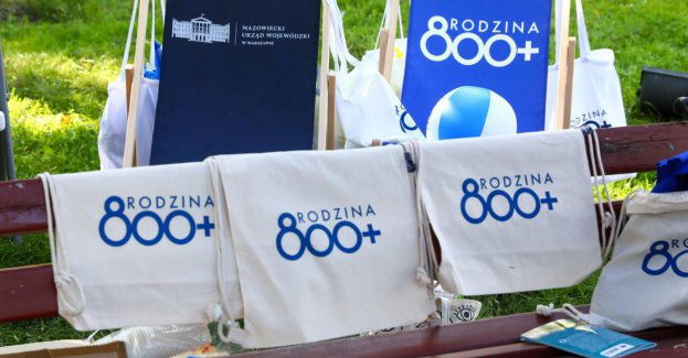 1 stycznia wchodzi w życie ustawa o "800 plus"; ze świadczenia skorzysta 6,6 mln dzieci