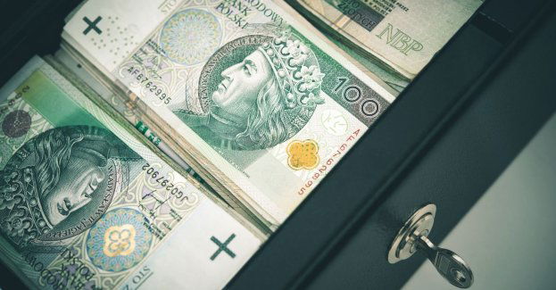 Ponad 420 tys. zł stracił 48-latek oszukany przez rzekomych pracowników banku