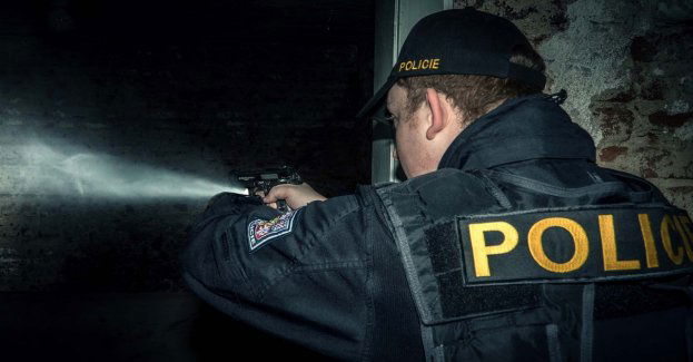 Funkcjonariusze podejrzani o niedopełnienie obowiązków wz. z zabójstwem policjantów zawieszeni