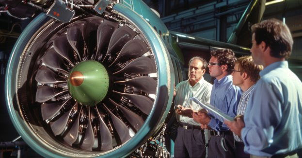 Politechnika Rzeszowska i Collins Aerospace podpisały umowę, będą wspólnie kształcić studentów