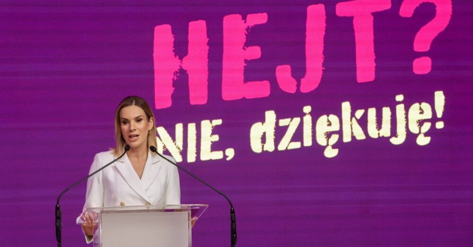 zdjęcie: Marta Nawrocka: walka z hejtem pierwszym obszarem działania fundacji „Blisko Ludzkich Spraw” / Wisła, 17.11.2025. Pierwsza dama Marta Nawrocka podczas inauguracji cyklu spotkań pod hasłem „Hejt? Nie, dziękuję!”, 17 bm. w Rezydencji Prezydenta RP Zamek w Wiśle. (aldg) PAP/Grzegorz Momot