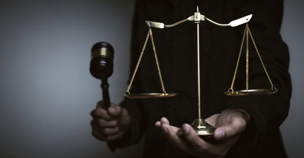 Dożywocie za zabójstwo matki, babci i dziadka