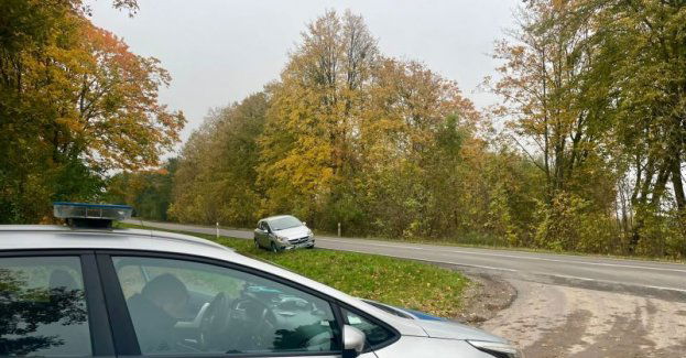 Wypadek z udziałem 3 pojazdów w Nieżychowicach.