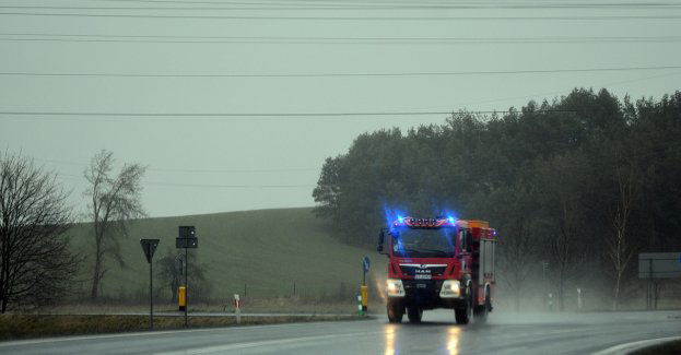 Zablokowana dk 79 w Skrzypaczowicach; nie żyje mężczyzna, który leżał na jezdni
