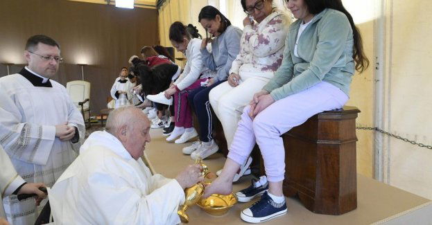 Papieska msza Wieczerzy Pańskiej w więzieniu dla kobiet w Rzymie