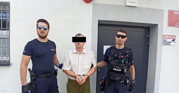 Zaatakował policjantów siekierą