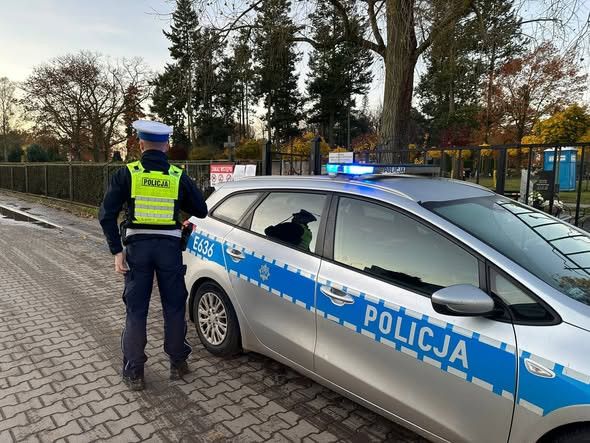 zdjęcie: Wzmożony ruch przed Wszystkich Świętych. Policja w gotowości / fot. KPP Świebodzin