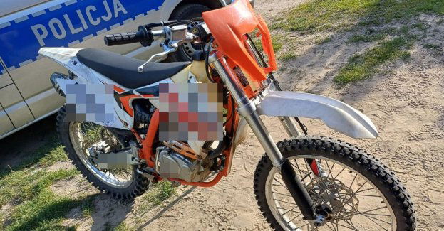 Motocyklem, rowerem i pieszo uciekał przed policjantami