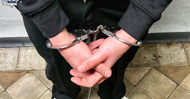 Podejrzani o rozbój z użyciem maczety zatrzymani przez policjantów z Opola