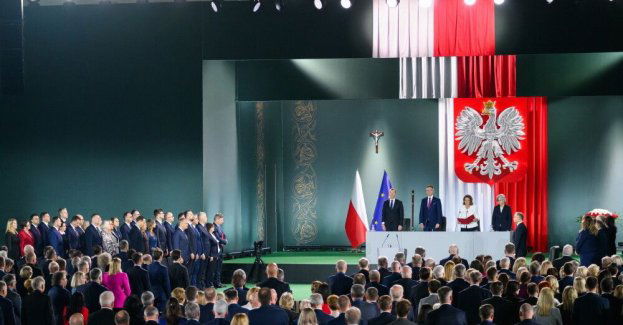 Uroczystym zgromadzeniem posłów i senatorów uczczono 1000-lecie koronacji pierwszego króla Polski