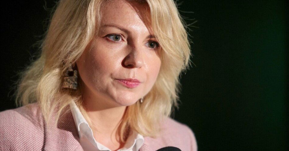 zdjęcie: Rosa o projekcie ws. ograniczenia dostępu dzieci do platform społecznościowych: musi być dobrze przedyskutowany / Katowice, 06.09.2025. Posłanka KO Monika Rosa podczas XVII Kongresu Kobiet w Katowicach, 6 bm. Spotkanie gromadzi przedstawicielki organizacji społecznych, świata kultury, polityki i biznesu. Tegoroczny Kongres Kobiet odbywa się pod hasłem „Bezpieczeństwo i równość”. (jm) PAP/Jarek Praszkiewicz