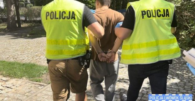 Gryfowscy policjanci zatrzymali 17-latka za zabicie ojca