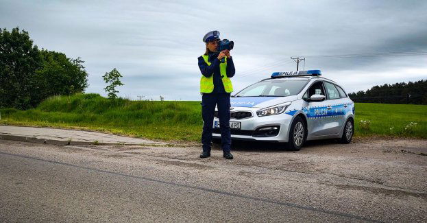 Przekroczył prędkość - był poszukiwany i nie miał prawa jazdy