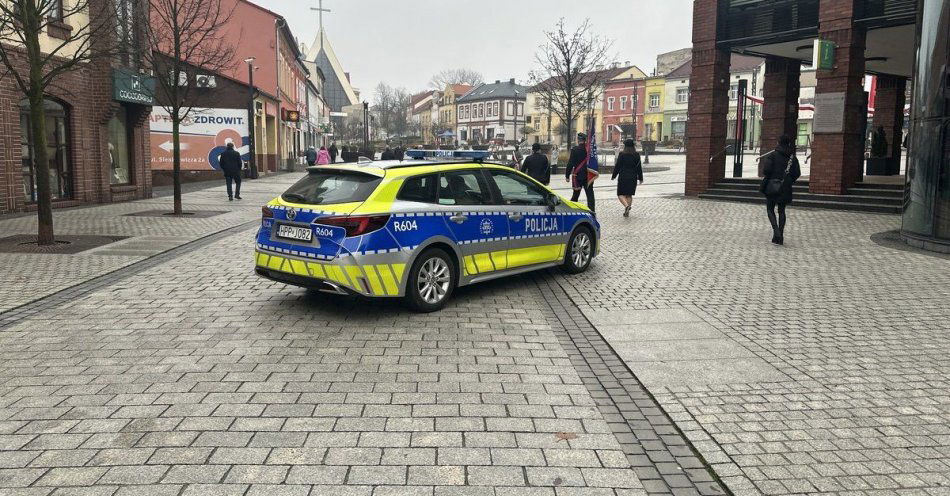 zdjęcie: Odsłonięcie rzeźby Bolesława Chrobrego na jaworznickim Rynku / fot. KMP w Jaworznie