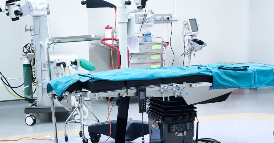 zdjęcie: Stoły operacyjne i narzędzia do operacji robotycznych kupił szpital wojewódzki / v41444387