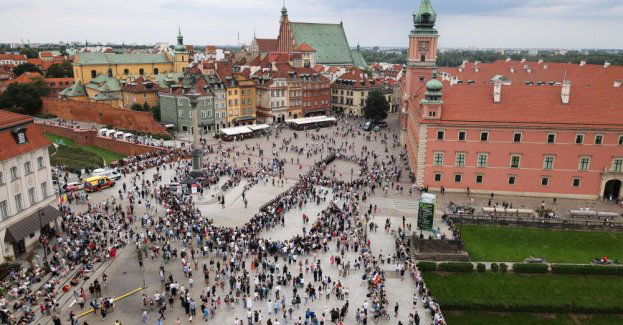 W Warszawie zawyły syreny dla uczczenia 81. rocznicy wybuchu Powstania Warszawskiego