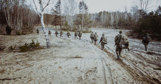 Wielogodzinny egzamin na zakończenie szkolenia nowych Terytorialsów z Warszawy