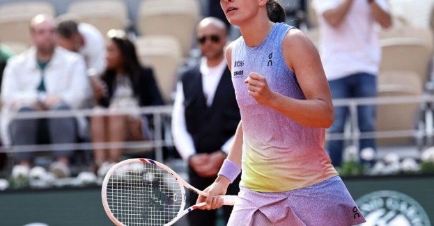 Świątek wygrała z Raducanu i jest w trzeciej rundzie French Open