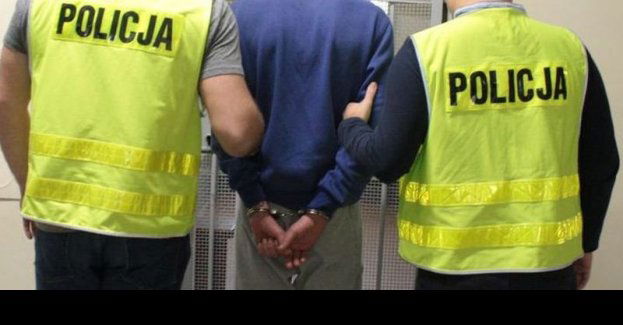 Złodziej perfum zatrzymany na gorącym uczynku.