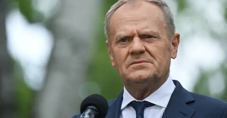 zdjęcie: Tusk: premier Węgier zapewnił, że będzie robił wszystko, aby pomóc poszkodowanym w wypadku autokaru / Warszawa, 13.08.2026. Premier Donald Tusk podczas konferencji prasowej w Kancelarii Prezesa Rady Ministrów w Warszawie, 13 bm. Premier potwierdził, że wyraził warunkową zgodę na odejście z rządu Macieja Berka i jego kandydowanie do Trybunału Konstytucyjnego. (mr) PAP/Piotr Nowak