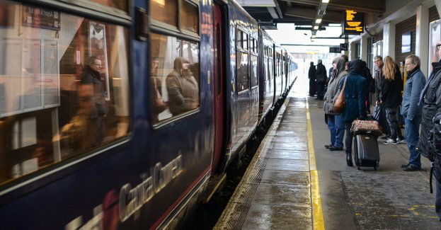 Blisko 290 tys. pasażerów na odbudowanej linii do lotniska Katowice