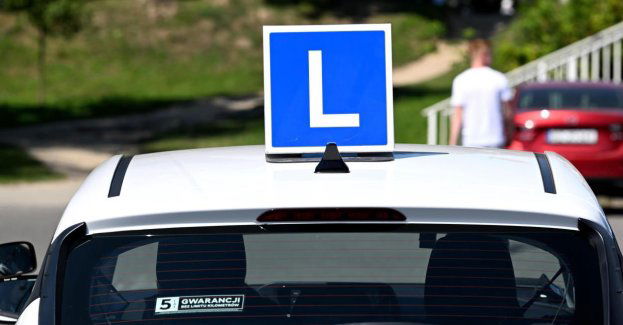 Obniżenie wieku prowadzenia pojazdów wśród propozycji zmian w przepisach