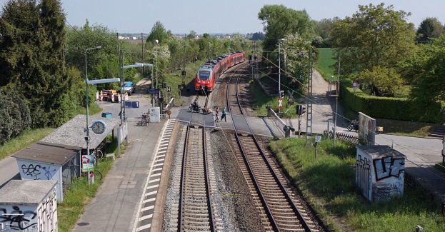 W 2023 roku doszło na torach do 190 wypadków z udziałem pieszych w miejscach niedozwolonych, zginęło 135 osób