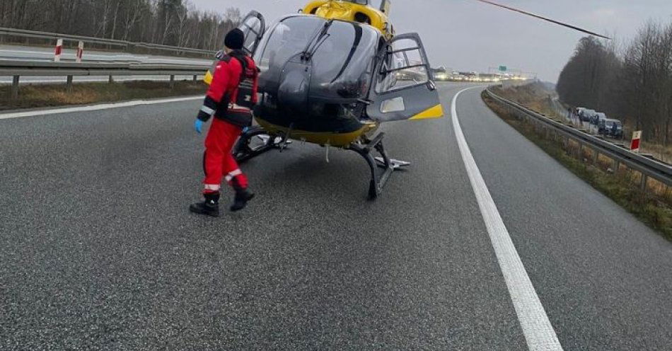 zdjęcie: Groźny wypadek busa na S8 w Lucynowie. Lądowały helikoptery / fot. KPP w Wyszkowie Śmigłowiec LPR