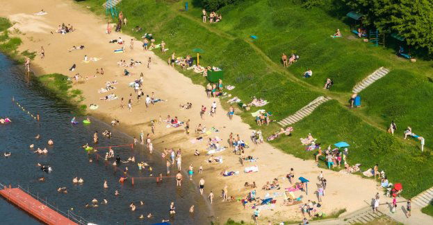 Odwołano zakaz kąpieli w jednym z miejskich kąpielisk nad jez. Ukiel
