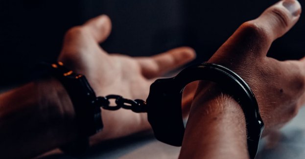 Policja zatrzymała 28-latka, który zgwałcił 17-latkę; grozi mu 15 lat więzienia