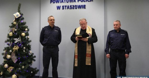 Przedświąteczne spotkanie staszowskich policjantów