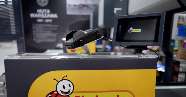 W Biedronce limity na transakcje zbliżeniowe bez PIN podniesione do 100 zł