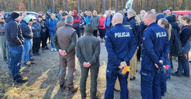 Policjanci przyłączyli się do sadzenia nowego pokolenia lasów