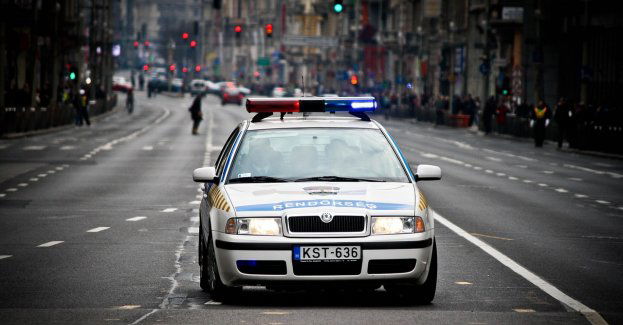 Wypadek na S7 w Kmiecinie; ciężarówka wjechała w radiowóz