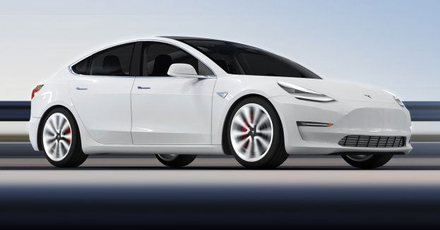 Skradziona tesla odzyskana na granicy w Medyce