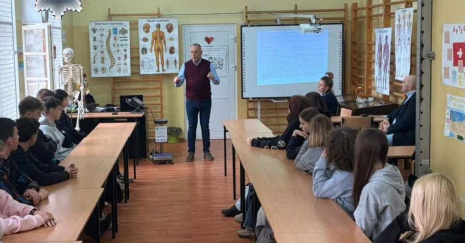 zdjęcie: PATRZ I SŁUCHAJ Jak młodzież ćwiczy bezpieczeństwo na drodze / fot. KPP Wągrowiec
