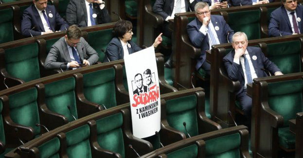 Panowie Kamiński i Wąsik nie są posłami; mandatu pozbawił ich wyrok sądu, nie Sejmu