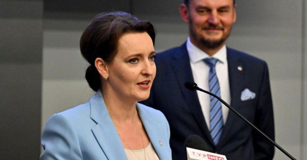 Uhonorowanie zasłużonych dla ojczyzny jest apolityczne i bezsporne